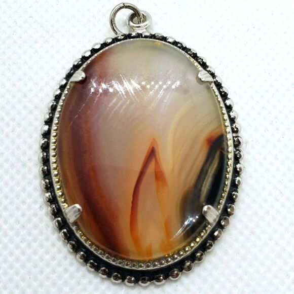 Cream & Brown Agate Stone Silver Framed Pendant - Picture 1 of 3